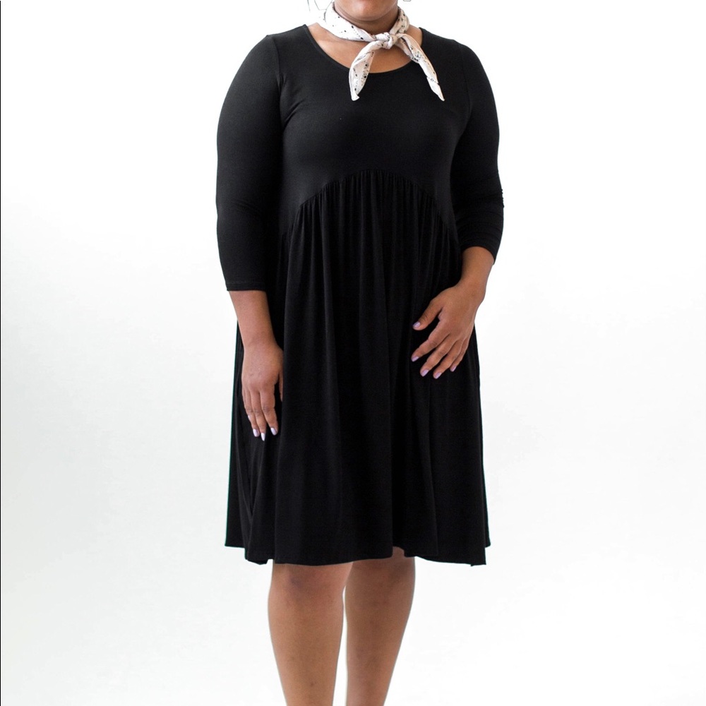 Muse Midi Dress in Black!
